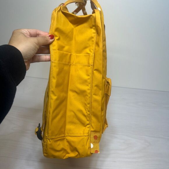 NWT FjallRaven Kanken Backpack Ochre Confetti Pattern 23510 main image 6